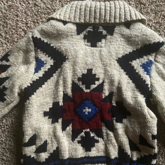 OSH KOSH B’GOSH BOY AZTEC SWEATER - Picture 2 of 4